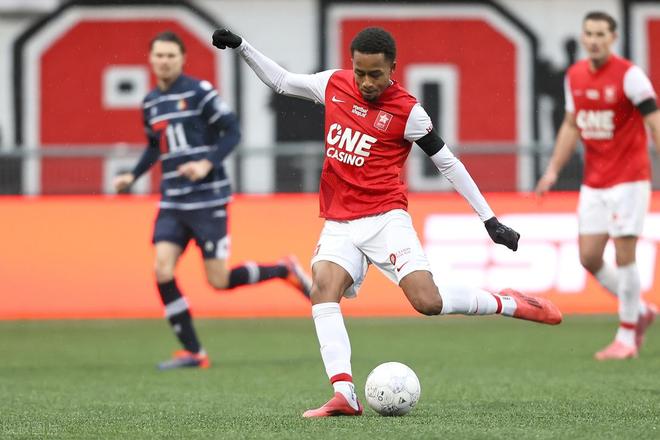 吸引了来自 吸引了来自